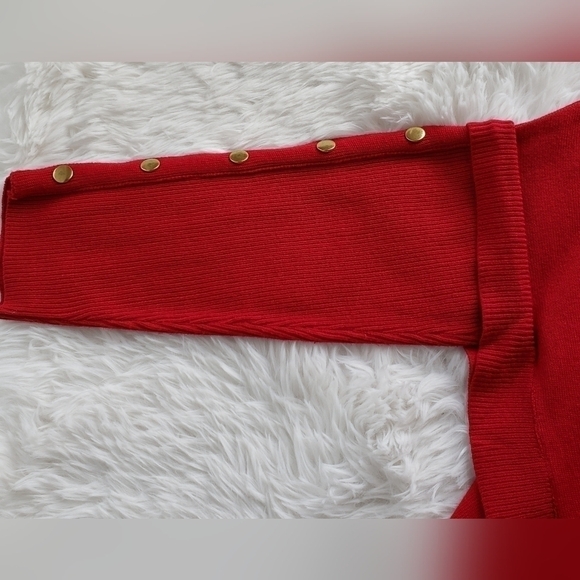 HANNAH SWEATER GOLD BUTTON SLEEVES SZ L RED - Picture 5 of 7